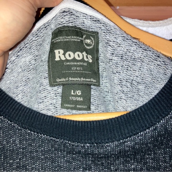 Roots Banff Canada Dark Salt and Pepper Crewneck Sweatshirt - Picture 4 of 5